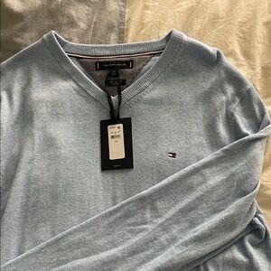 Tommy Hilfiger vneck men’s sweater